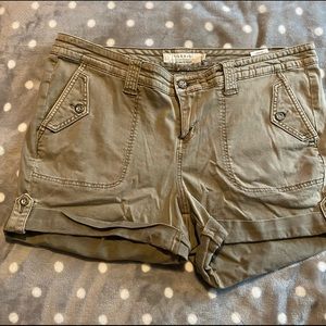 Torrid Military Shorts - size 18 Khaki Colour